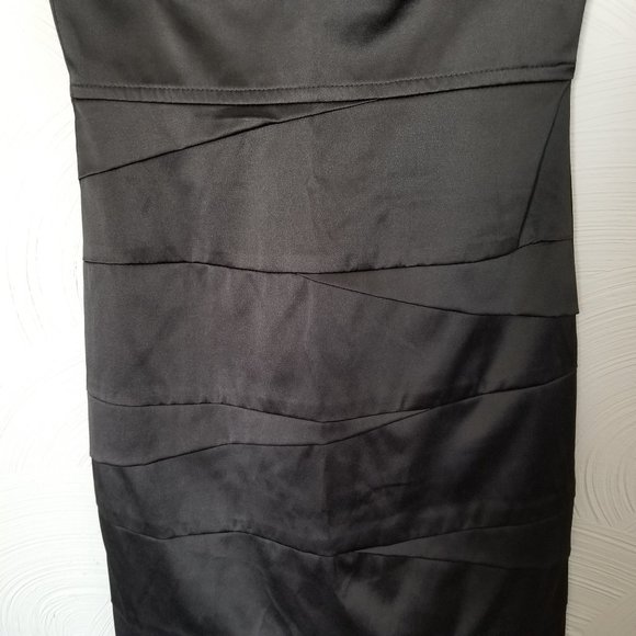 Tight Fitting Mini Dress. - Picture 3 of 7